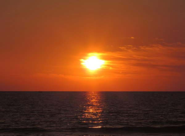 Sonniges - Sonnenuntergang über dem Meer